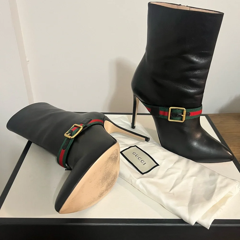 Gucci Booties size 39. Worn once. Duster and original bag included. - Picture 2 of 3